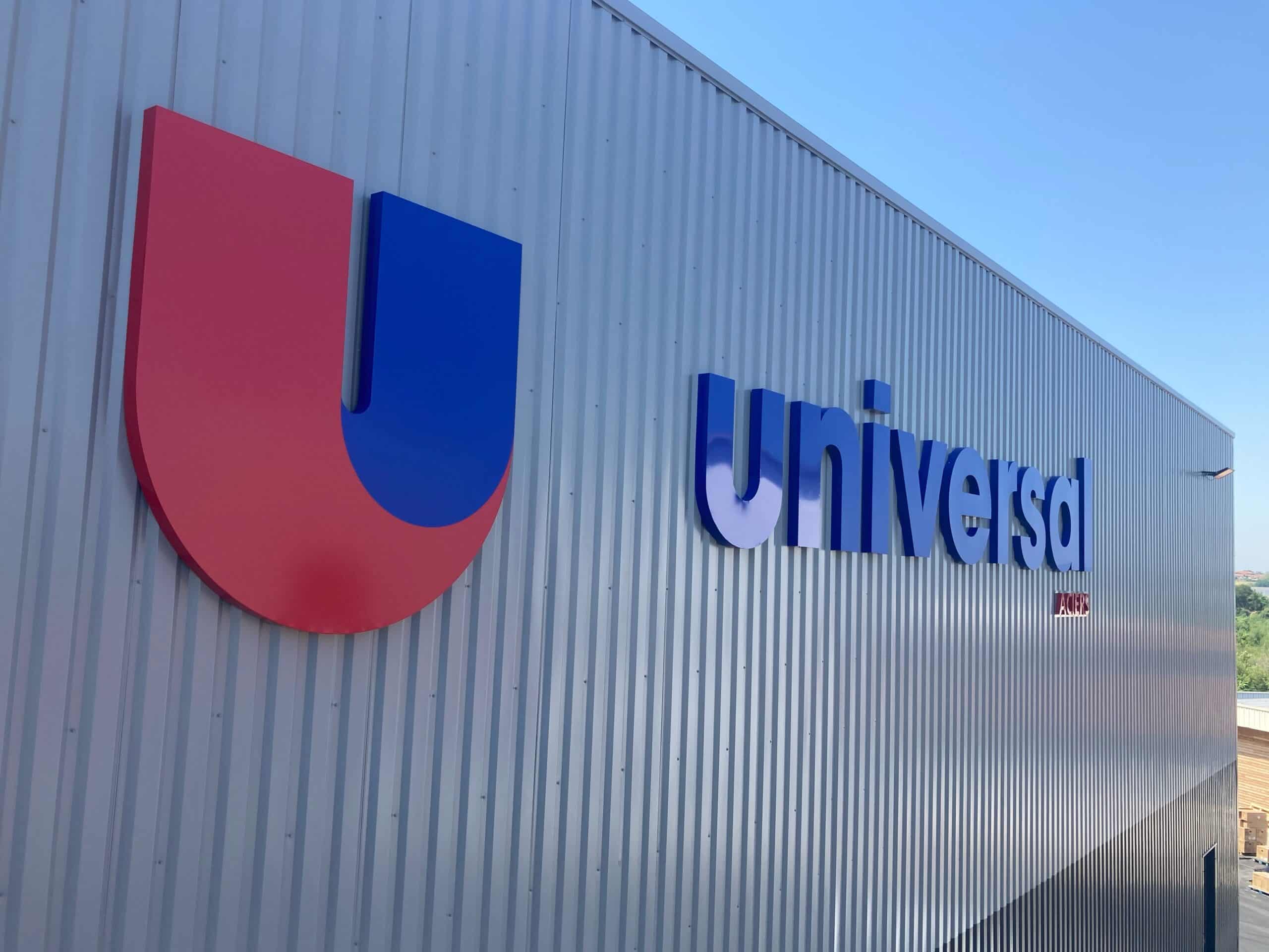 enseigne lettres boitiers pour universal pour bardage entreprise